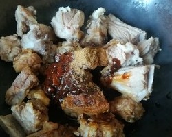 饭菜一锅出－土豆玉米排骨焖卷子【超详细】的做法 步骤7