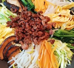 小朋友吃的不辣版伪韩式拌饭（비빔밥）k66出品的做法 步骤9