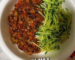 香菇土豆肉沫拌面，神奇酱汁，拌面拌饭都好吃哇的做法 步骤7