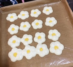 治愈春天🌼宝宝辅食无油版花朵溶豆教程｜入口即化的做法 步骤17