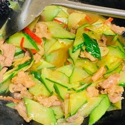 快手🥒黄瓜炒肉的做法 步骤5