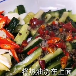 秘制酱黄瓜，步骤详细，一学就会，鲜香爽口开胃解腻的酱黄瓜，下酒又下饭，好吃到停不下来！！学不会、不好吃你打我😄独家哦！的做法 步骤27