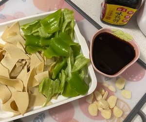 尖椒炒干豆腐