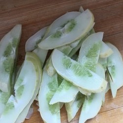 无油༄「黄瓜🥒肉片银耳汤」༄的做法 步骤4