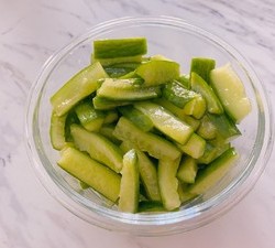 凉拌黄瓜🥒腌小黄瓜🥒减肥减脂小凉菜 无油无糖的做法 步骤7