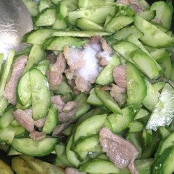 美味低脂༄「黄瓜🥒皮蛋瘦肉汤」༄好喝👍👍👍的做法 步骤9