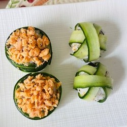 两款三文鱼鲜松黄瓜饭卷～馋熊同学三文鱼鲜松宝宝辅食的做法 步骤13