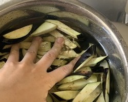 风味茄子（特简单）的做法 步骤3