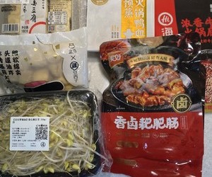 重口味的叠加-臭豆腐肥肠鸭血煲