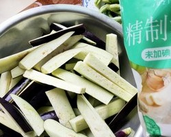 烧豆角茄子的做法 步骤2