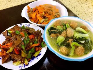 莲藕肉丸&萝卜圆子,煮煮更美味